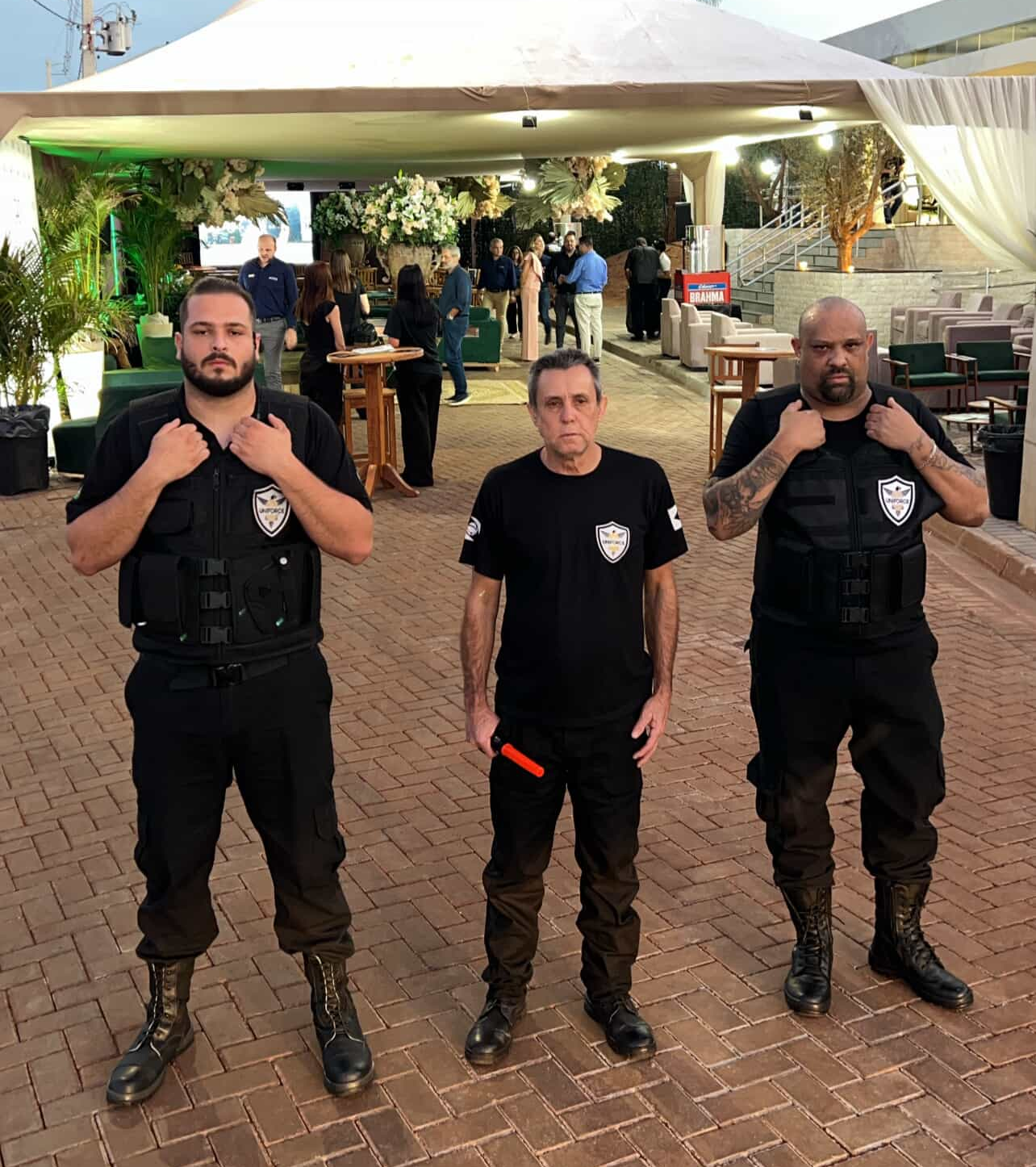 Equipe da empresa de segurança